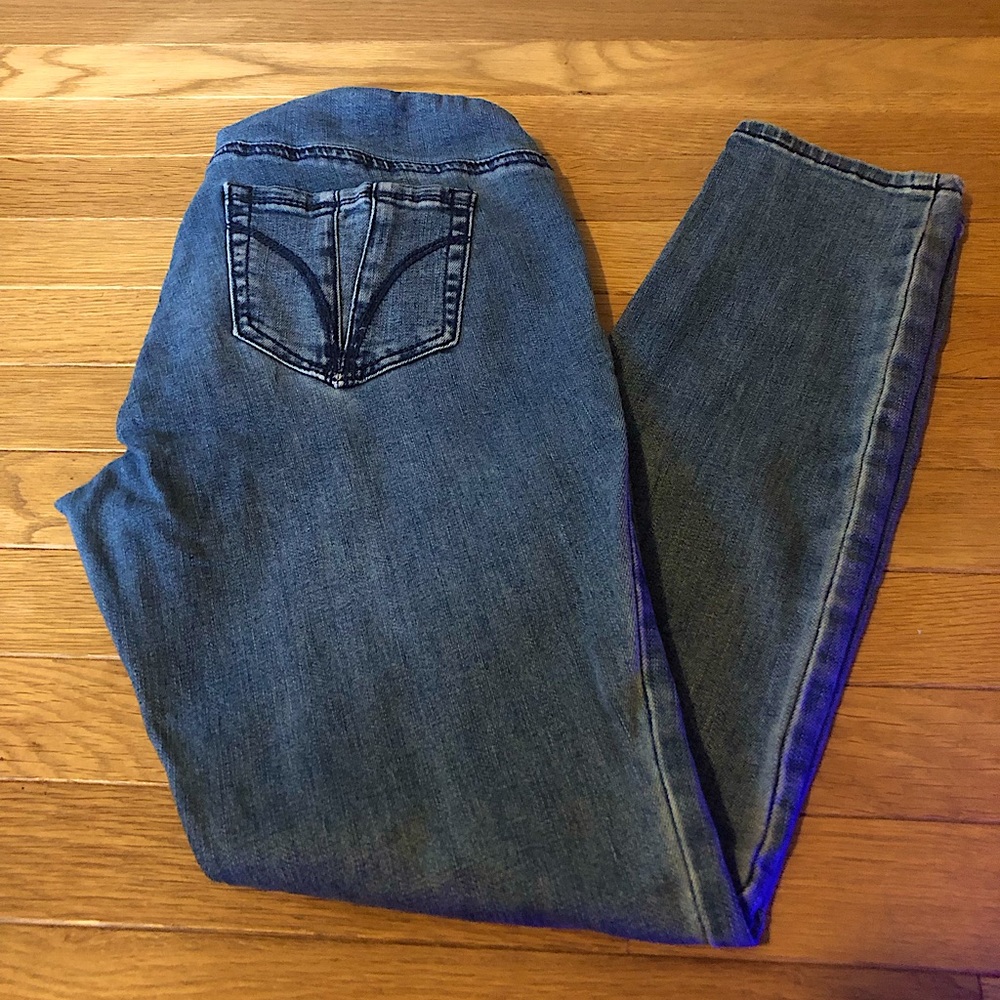 Dark-Blue Stitched Maternity Jeans with Faded-Blue Outer Edges